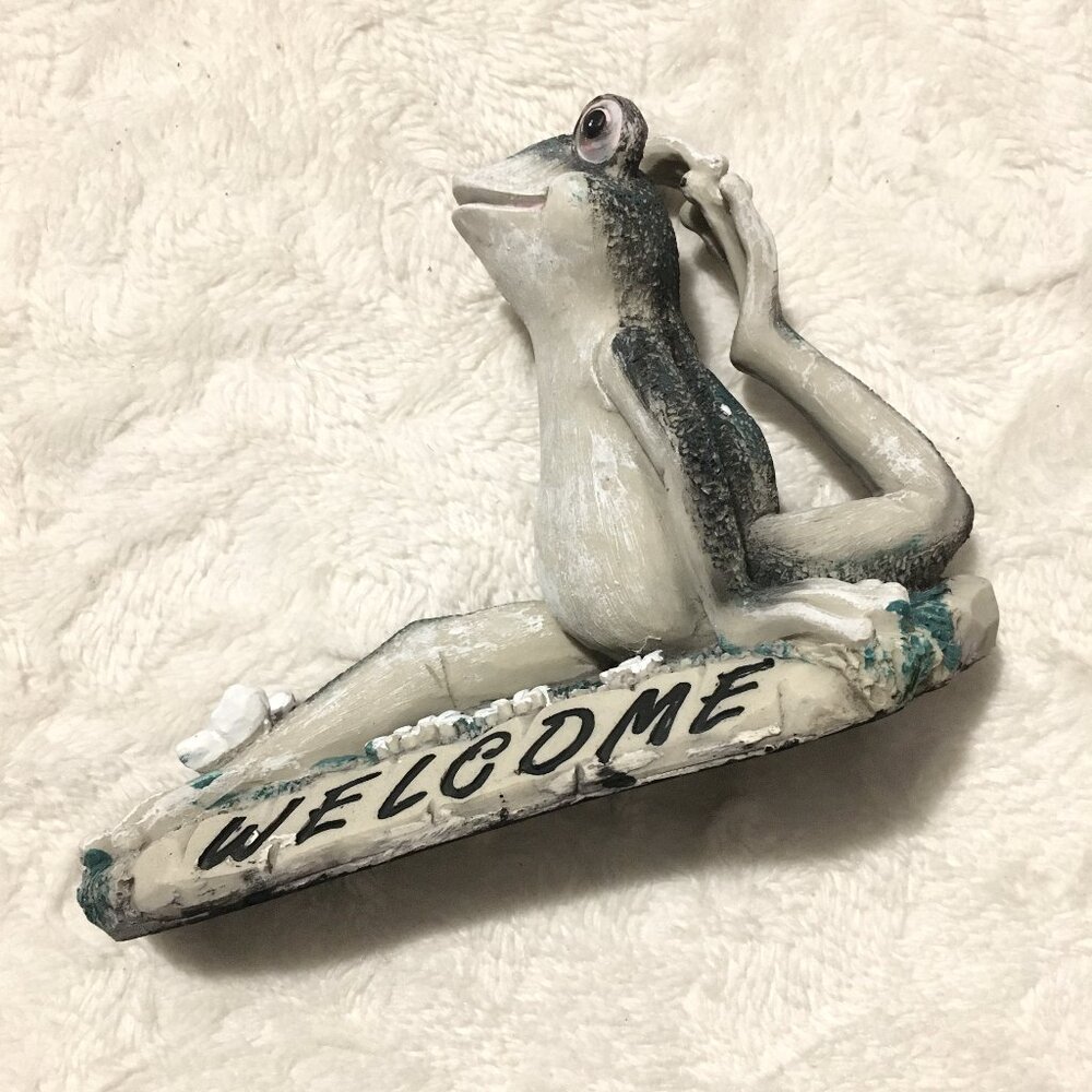 Vintage Welcome Yoga Frog Garden Statue Meditating Zen Frog w/ Butterflies Art